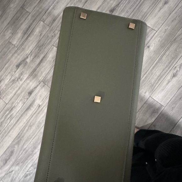 NWT SAINT LAURENT GRAIN DE POUDRE MEDIUM UPTOWN TOTE IN VERT KHAKI - Picture 3 of 8